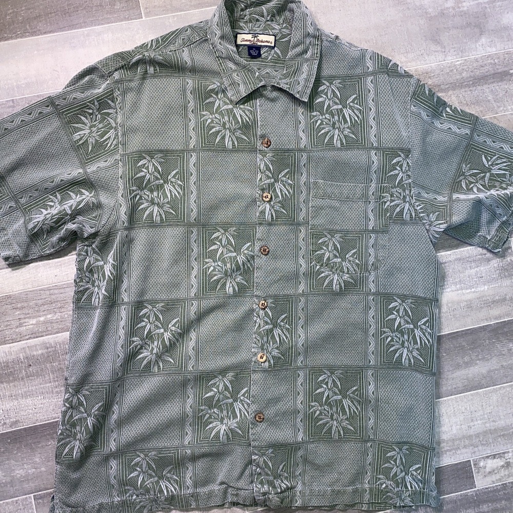 Tommy Bahama Silk Shirt Mens XL Green Relax Vacation Palm Trees Hawaiian Resort